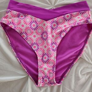 Floral Swimwear Bottoms Size M